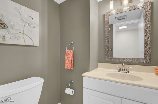 8053 Thornhurst Drive, North Royalton, OH 44133