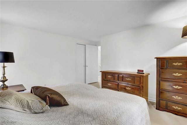 8053 Thornhurst Drive, North Royalton, OH 44133