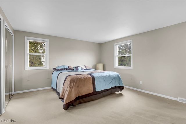 8053 Thornhurst Drive, North Royalton, OH 44133