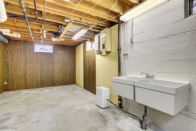 8053 Thornhurst Drive, North Royalton, OH 44133