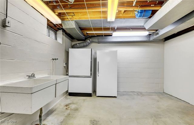 8053 Thornhurst Drive, North Royalton, OH 44133