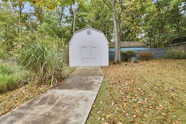 8053 Thornhurst Drive, North Royalton, OH 44133