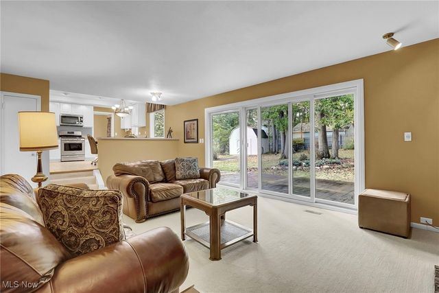 8053 Thornhurst Drive, North Royalton, OH 44133