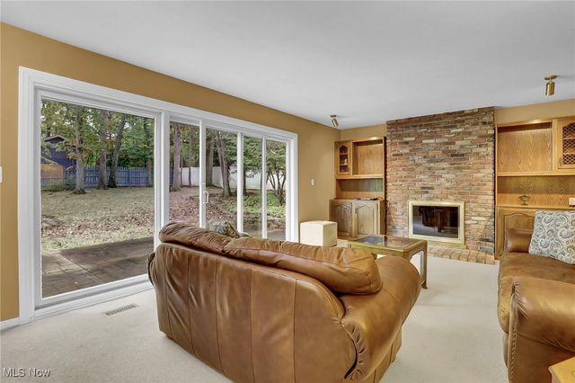 8053 Thornhurst Drive, North Royalton, OH 44133