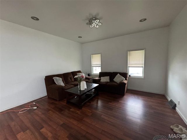 3762 French Avenue, St Louis, MO 63116