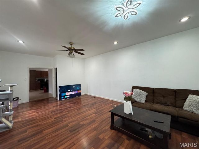 3762 French Avenue, St Louis, MO 63116