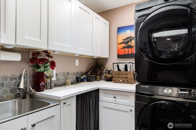 24153 Walker Valley Road, Mount Vernon, WA 98274