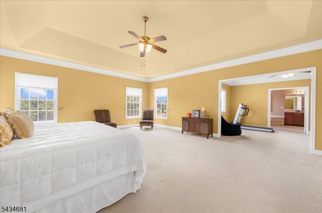 10 Claridge Ln, Raritan Twp., NJ 08822