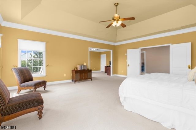 10 Claridge Ln, Raritan Twp., NJ 08822