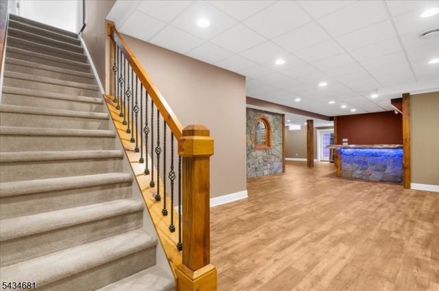 10 Claridge Ln, Raritan Twp., NJ 08822
