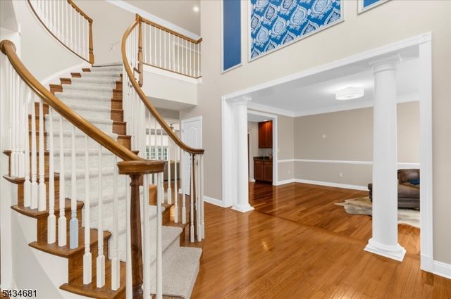 10 Claridge Ln, Raritan Twp., NJ 08822
