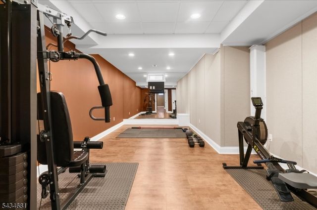 10 Claridge Ln, Raritan Twp., NJ 08822