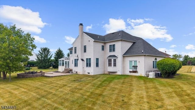 10 Claridge Ln, Raritan Twp., NJ 08822