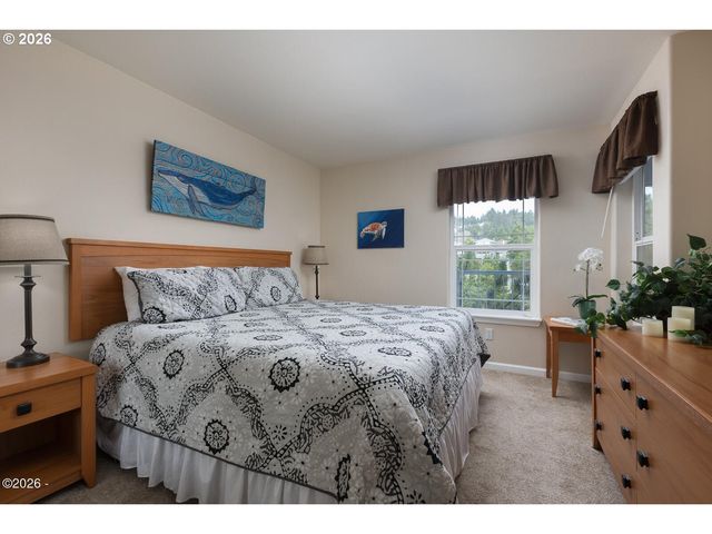 890 Se BAY Blvd 305, Newport, OR 97365