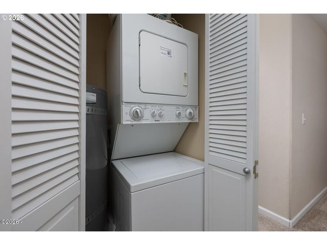 890 Se BAY Blvd 305, Newport, OR 97365