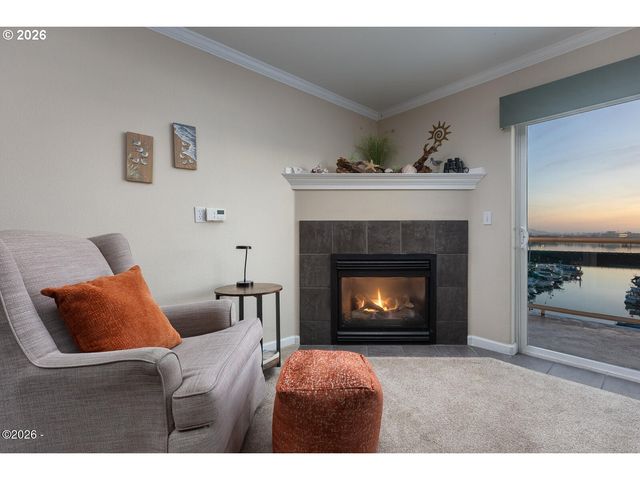 890 Se BAY Blvd 305, Newport, OR 97365