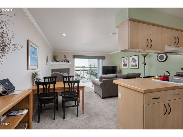 890 Se BAY Blvd 305, Newport, OR 97365