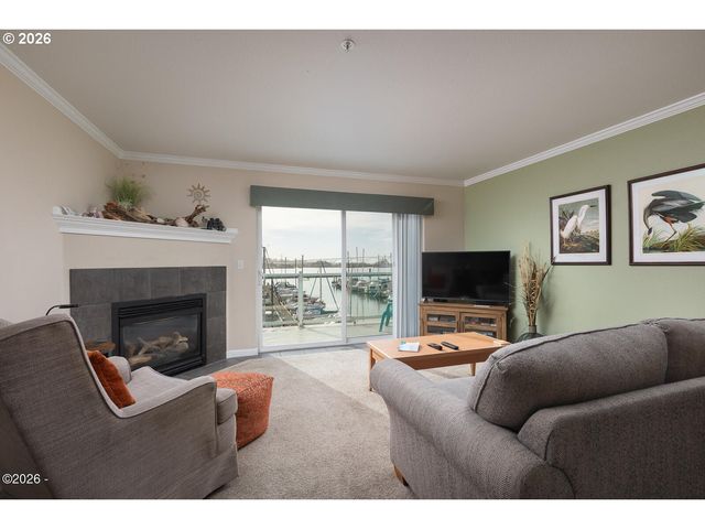 890 Se BAY Blvd 305, Newport, OR 97365