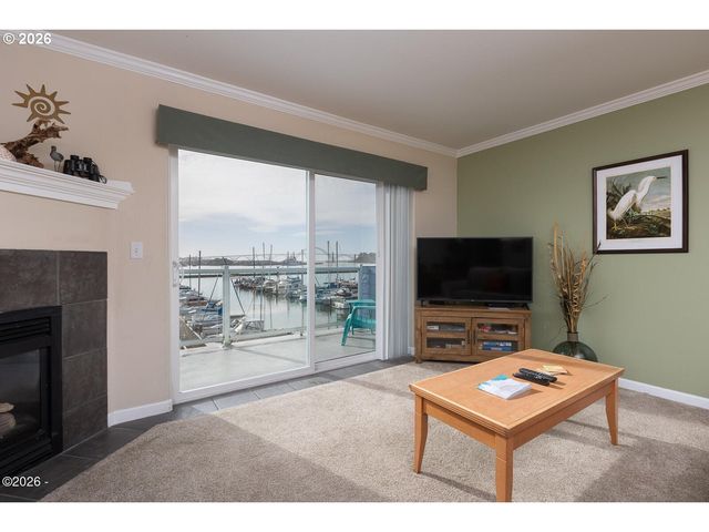 890 Se BAY Blvd 305, Newport, OR 97365