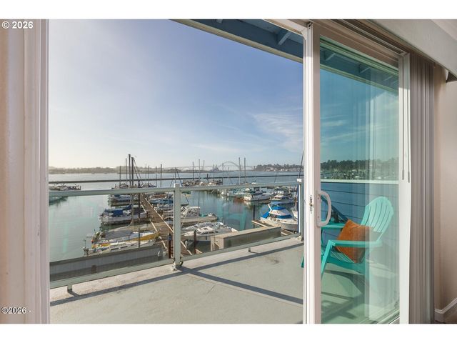 890 Se BAY Blvd 305, Newport, OR 97365