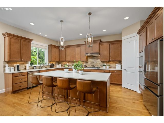 20475 Sw COMANCHE Ter, Tualatin, OR 97062