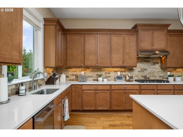 20475 Sw COMANCHE Ter, Tualatin, OR 97062