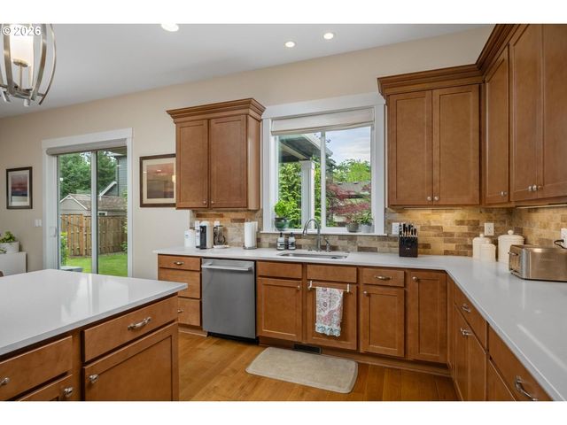 20475 Sw COMANCHE Ter, Tualatin, OR 97062