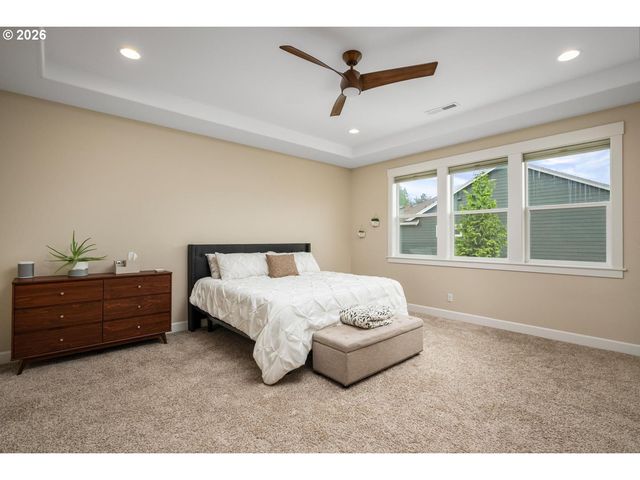 20475 Sw COMANCHE Ter, Tualatin, OR 97062