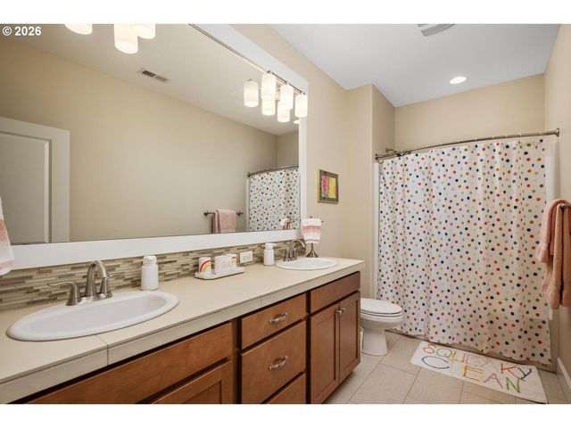 20475 Sw COMANCHE Ter, Tualatin, OR 97062