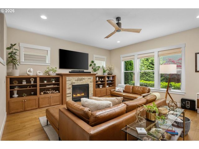 20475 Sw COMANCHE Ter, Tualatin, OR 97062