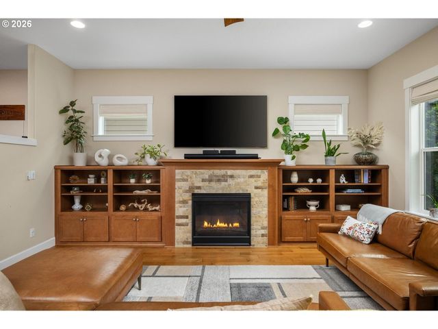 20475 Sw COMANCHE Ter, Tualatin, OR 97062