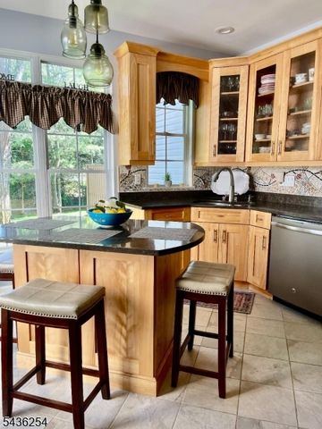 36 Loft Dr, Bridgewater Twp., NJ 08836