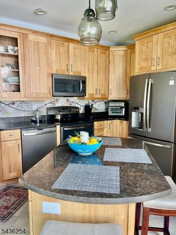 36 Loft Dr, Bridgewater Twp., NJ 08836