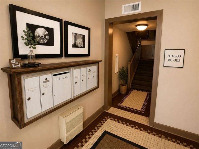 933 Garrett Street SE 201, Atlanta, GA 30316