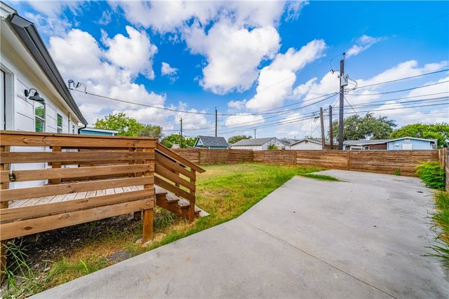 4745 Franklin Dr, Corpus Christi, TX 78415