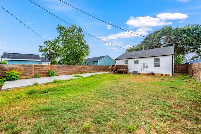 4745 Franklin Dr, Corpus Christi, TX 78415
