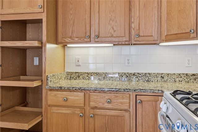 118 Kennon Pointe Ct, Colonial Heights, VA 23834