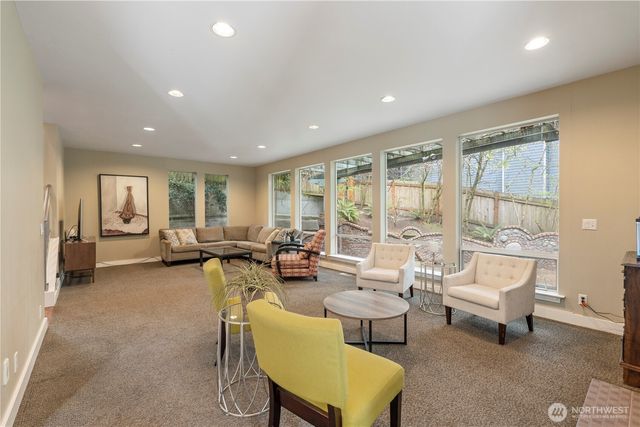 5601 W Mercer Way, Mercer Island, WA 98040