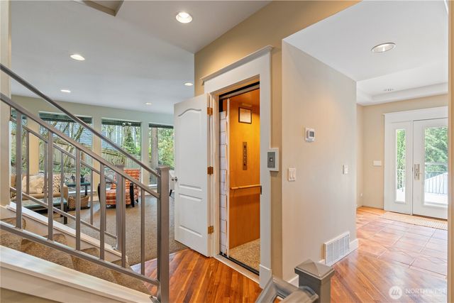 5601 W Mercer Way, Mercer Island, WA 98040