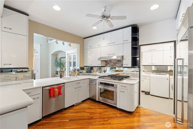 5601 W Mercer Way, Mercer Island, WA 98040