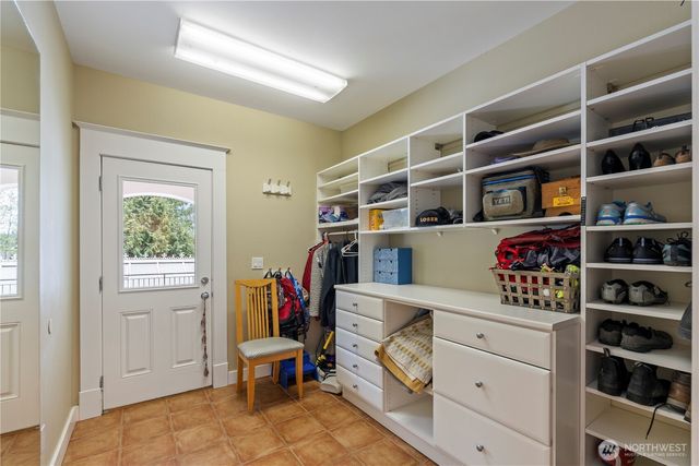 5601 W Mercer Way, Mercer Island, WA 98040
