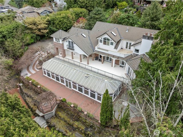 5601 W Mercer Way, Mercer Island, WA 98040