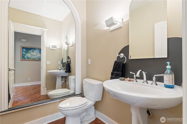 5601 W Mercer Way, Mercer Island, WA 98040