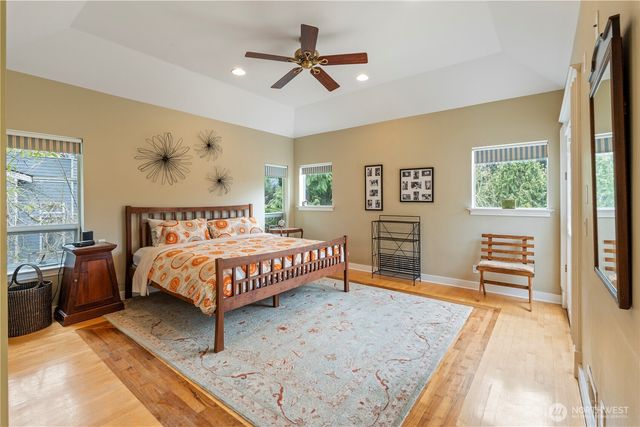 5601 W Mercer Way, Mercer Island, WA 98040