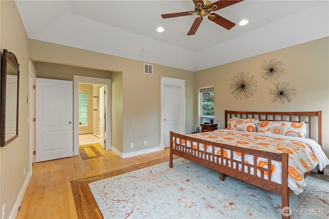 5601 W Mercer Way, Mercer Island, WA 98040