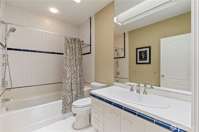 5601 W Mercer Way, Mercer Island, WA 98040
