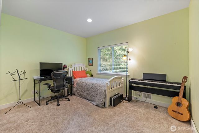 5601 W Mercer Way, Mercer Island, WA 98040