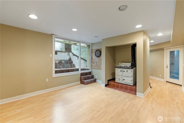 5601 W Mercer Way, Mercer Island, WA 98040