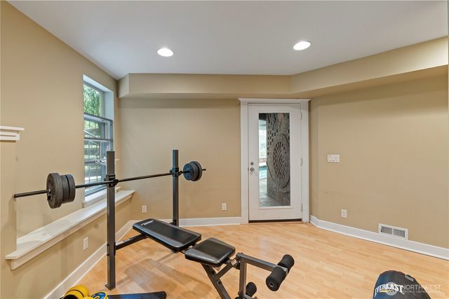 5601 W Mercer Way, Mercer Island, WA 98040