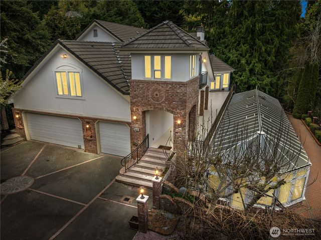 5601 W Mercer Way, Mercer Island, WA 98040